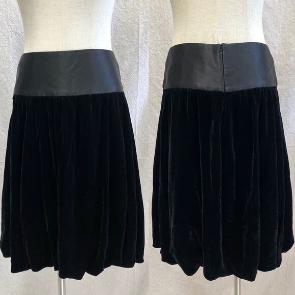 Dolce & Gabbana black velvet A Line Bubble Hem Mini Skirt Size Small/Medium - Picture 1 of 15